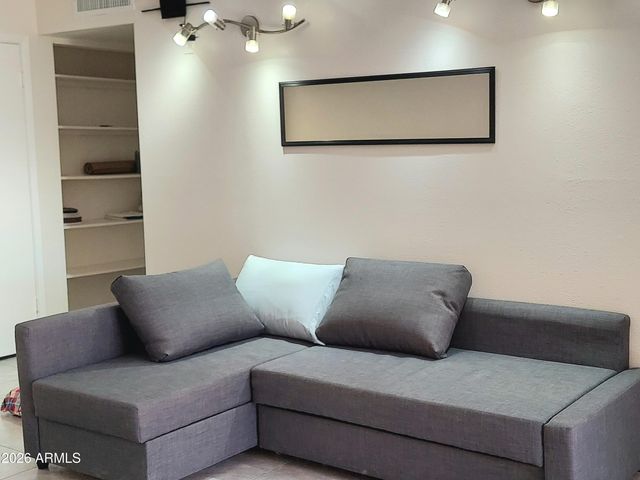 2140 E 10TH Street 3, Tempe, AZ 85281