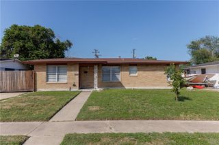 4122 Barnes St, Corpus Christi, TX 78411