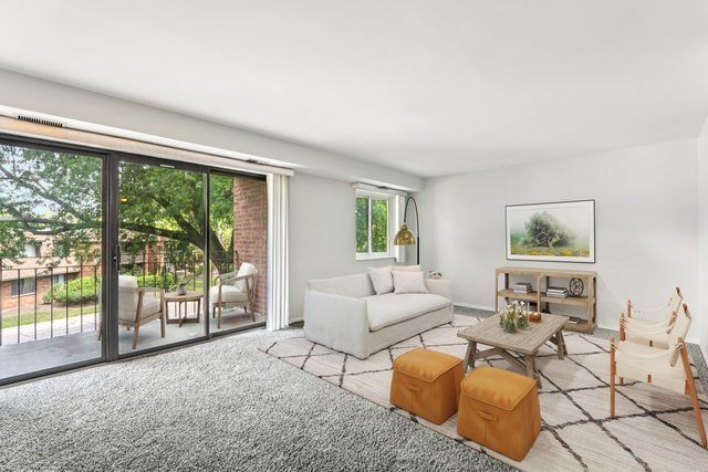 101 Old Oak Drive 200, Buffalo Grove, IL 60089