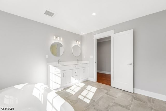 1 Lourdes Ct, Andover Twp., NJ 07860