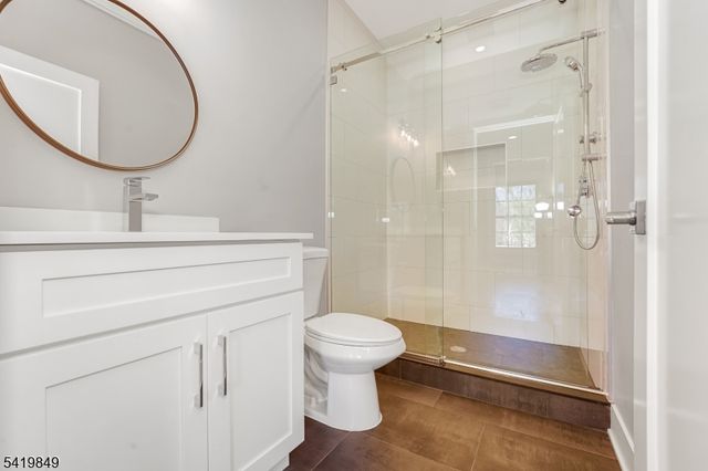 1 Lourdes Ct, Andover Twp., NJ 07860