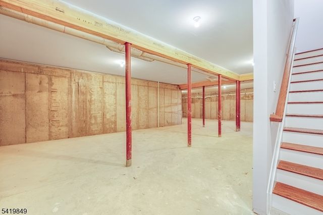 1 Lourdes Ct, Andover Twp., NJ 07860