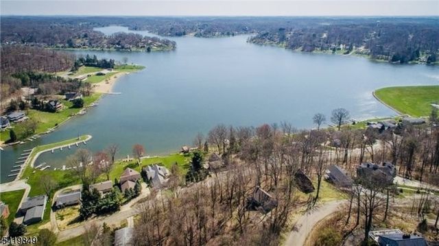 1 Lourdes Ct, Andover Twp., NJ 07860