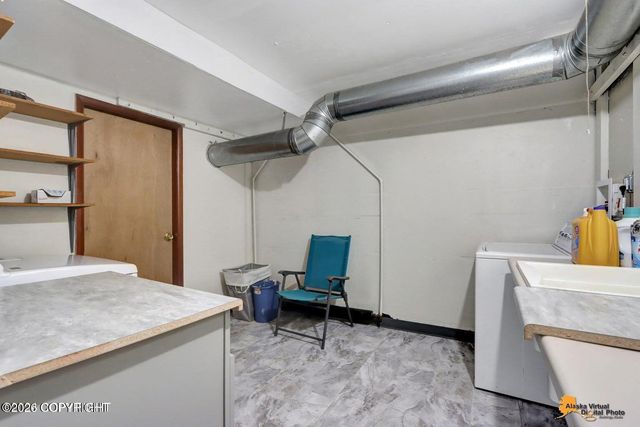 913 W 14th Avenue, Anchorage, AK 99501