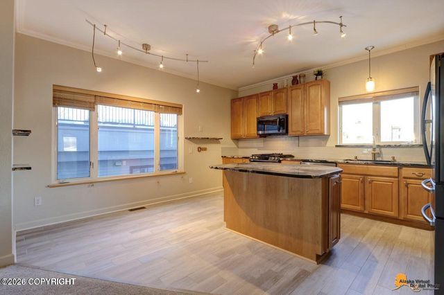 913 W 14th Avenue, Anchorage, AK 99501