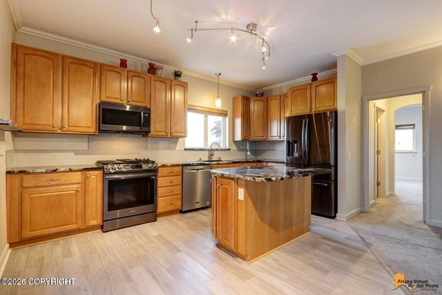 913 W 14th Avenue, Anchorage, AK 99501