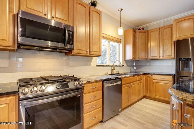 913 W 14th Avenue, Anchorage, AK 99501