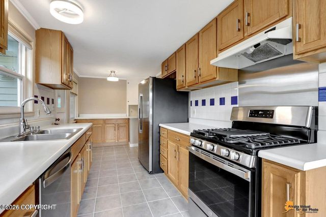 913 W 14th Avenue, Anchorage, AK 99501