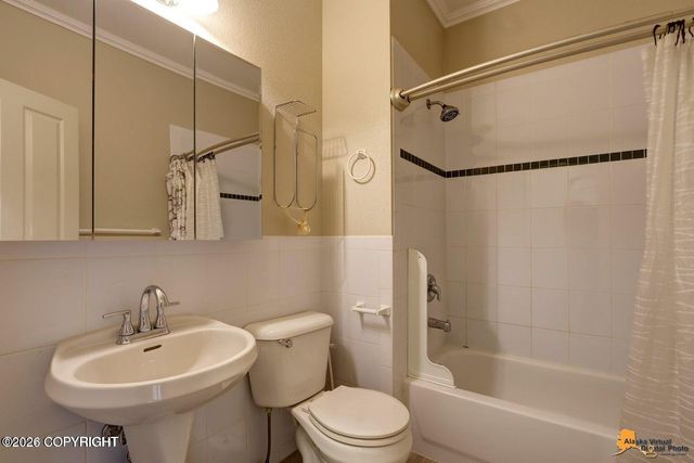 913 W 14th Avenue, Anchorage, AK 99501