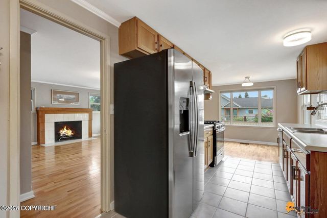 913 W 14th Avenue, Anchorage, AK 99501