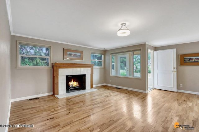 913 W 14th Avenue, Anchorage, AK 99501