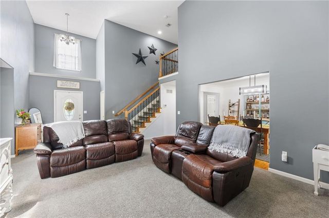 1900 N 159th Terrace, Basehor, KS 66007