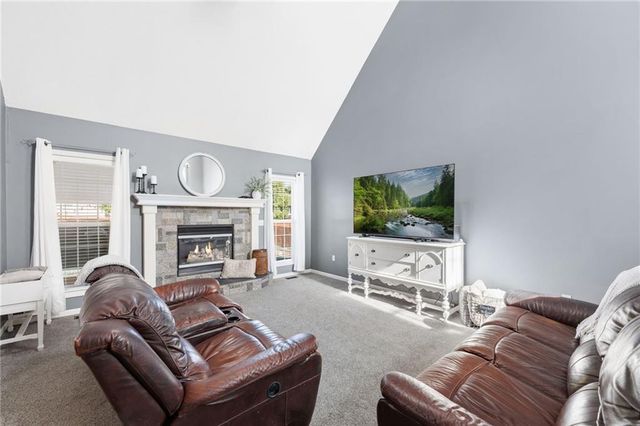 1900 N 159th Terrace, Basehor, KS 66007