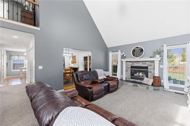 1900 N 159th Terrace, Basehor, KS 66007