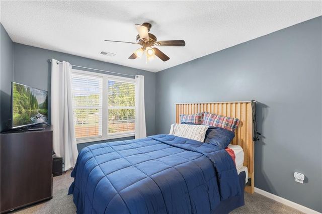 1900 N 159th Terrace, Basehor, KS 66007
