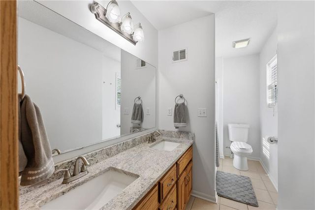 1900 N 159th Terrace, Basehor, KS 66007
