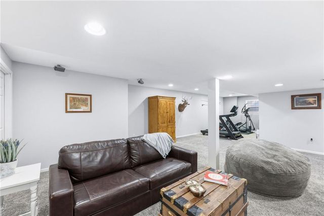 1900 N 159th Terrace, Basehor, KS 66007