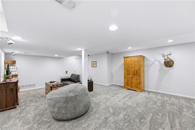 1900 N 159th Terrace, Basehor, KS 66007