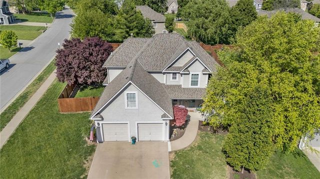 1900 N 159th Terrace, Basehor, KS 66007