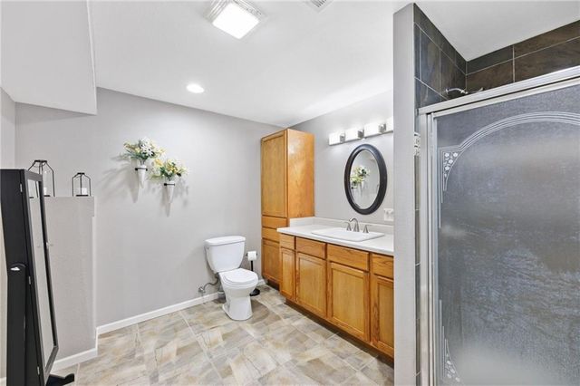 1900 N 159th Terrace, Basehor, KS 66007