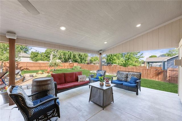 1900 N 159th Terrace, Basehor, KS 66007