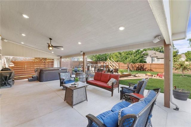 1900 N 159th Terrace, Basehor, KS 66007