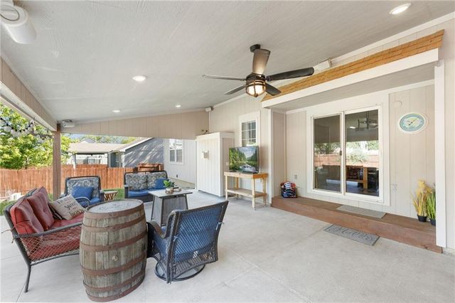 1900 N 159th Terrace, Basehor, KS 66007