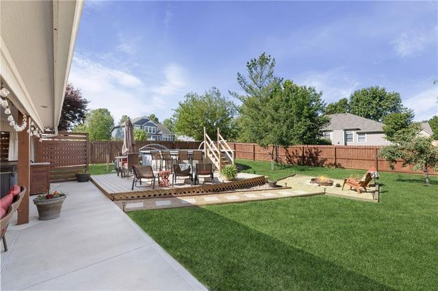 1900 N 159th Terrace, Basehor, KS 66007