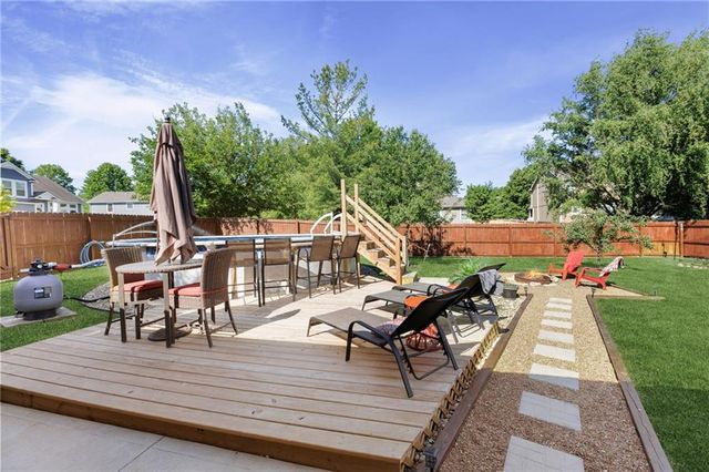 1900 N 159th Terrace, Basehor, KS 66007