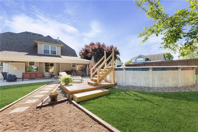 1900 N 159th Terrace, Basehor, KS 66007