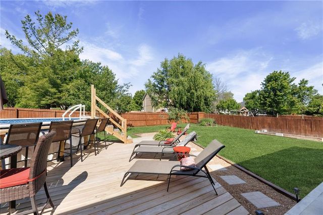 1900 N 159th Terrace, Basehor, KS 66007
