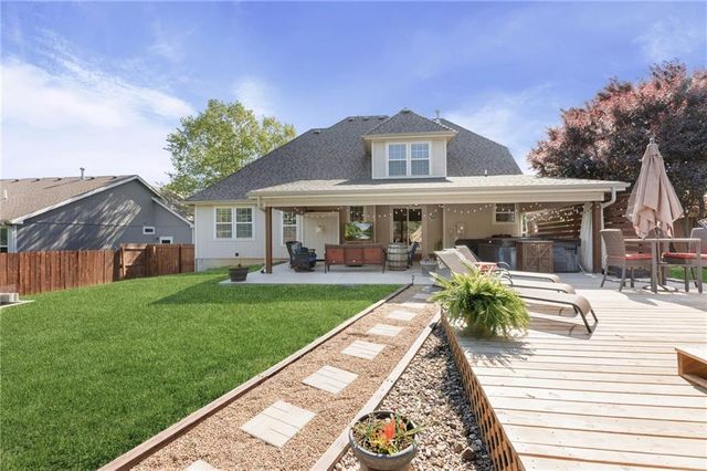 1900 N 159th Terrace, Basehor, KS 66007