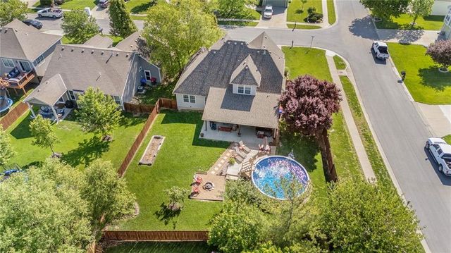 1900 N 159th Terrace, Basehor, KS 66007