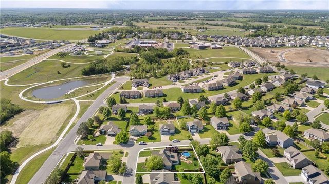 1900 N 159th Terrace, Basehor, KS 66007