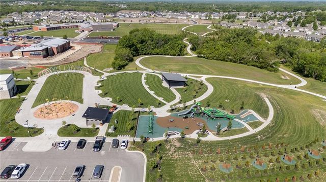 1900 N 159th Terrace, Basehor, KS 66007