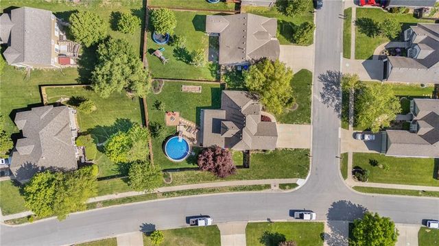 1900 N 159th Terrace, Basehor, KS 66007