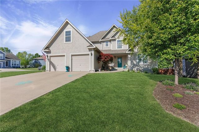 1900 N 159th Terrace, Basehor, KS 66007
