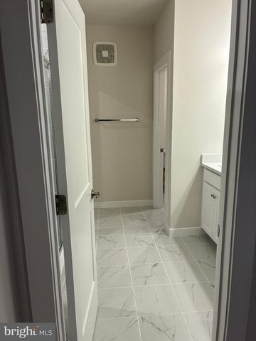 1014A MAYS LN, Manassas Park, VA 20111