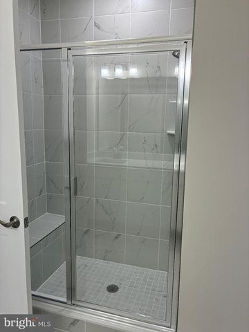 1014A MAYS LN, Manassas Park, VA 20111