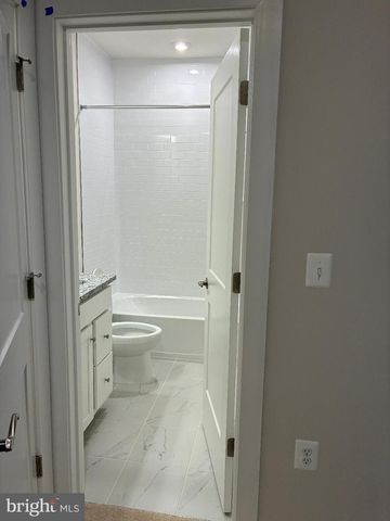 1014A MAYS LN, Manassas Park, VA 20111