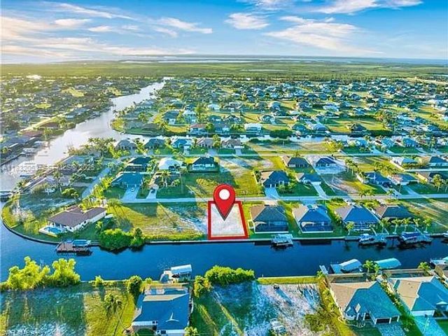 415 NW 35th Place, Cape Coral, FL 33993