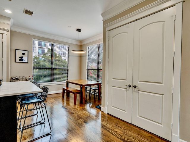 1206 W 14th Street, Houston, TX 77008