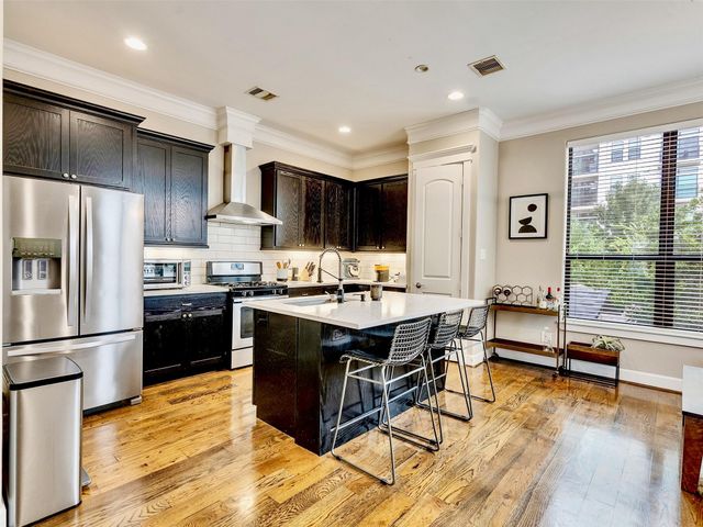 1206 W 14th Street, Houston, TX 77008