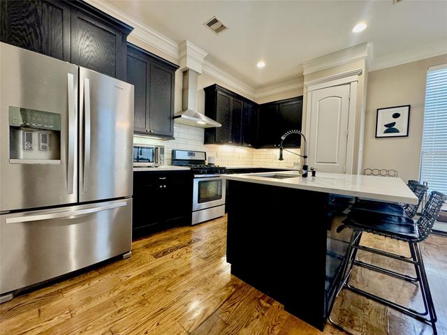 1206 W 14th Street, Houston, TX 77008