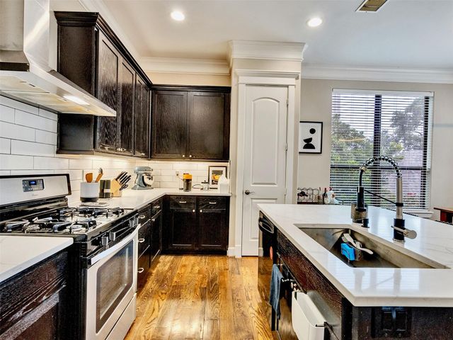 1206 W 14th Street, Houston, TX 77008