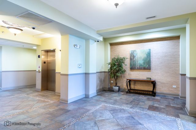 9864 Leland Avenue 214, Schiller Park, IL 60176