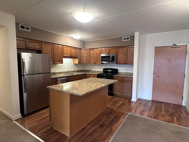 9864 Leland Avenue 214, Schiller Park, IL 60176