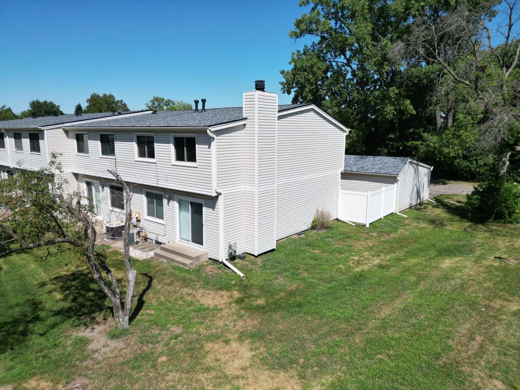 7640 Hampshire Avenue N, Brooklyn Park, MN 55428 — photo 2