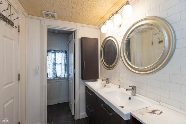 929 Franklin Street, Columbus, IN 47201