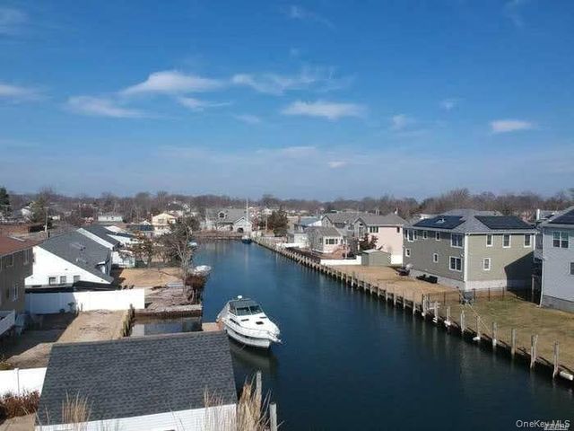 370 Clocks Boulevard, Massapequa, NY 11758